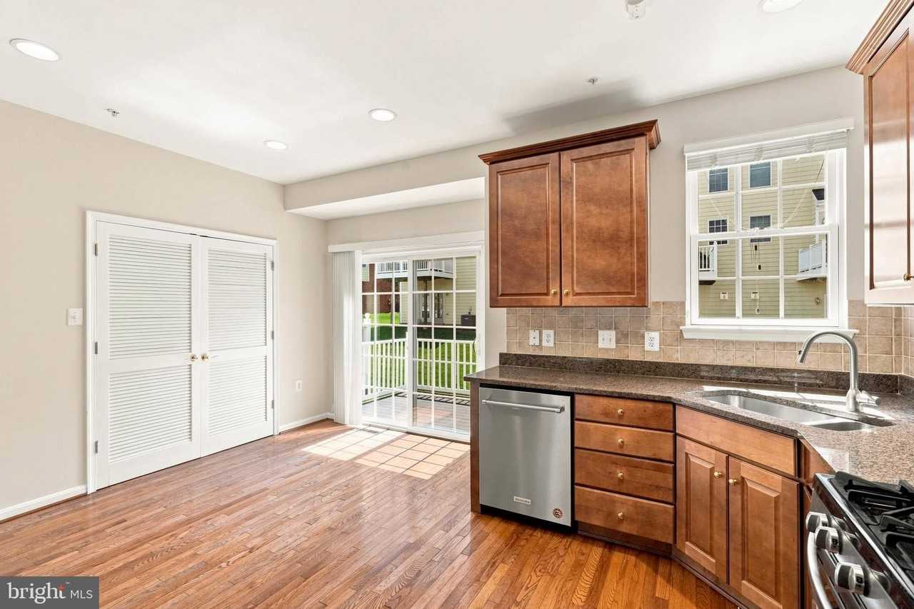 107 Hearth Ct - Photo 5 of 24
