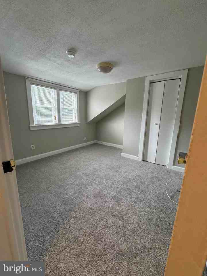 14955 Foster Ln - Photo 4 of 11