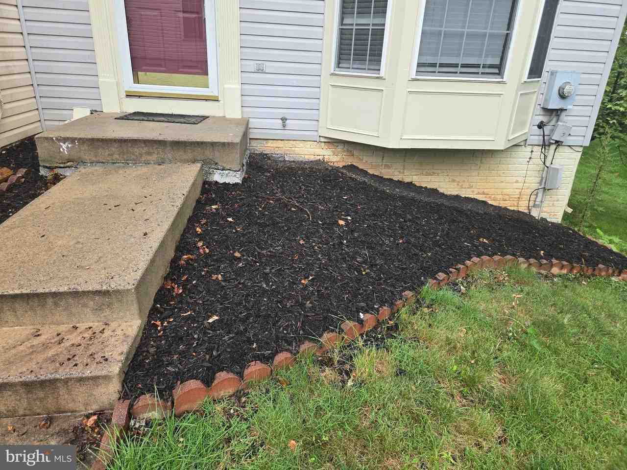 6632 Granville Ct - Photo 4 of 37