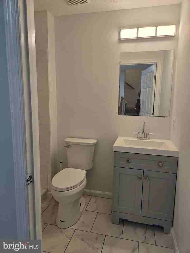 6632 Granville Ct - Photo 7 of 37