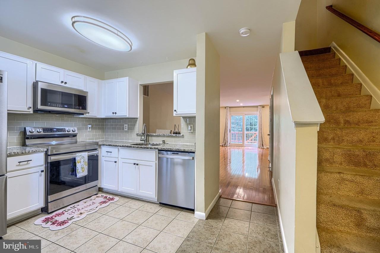 3818 Swift Run Dr - Photo 3 of 30