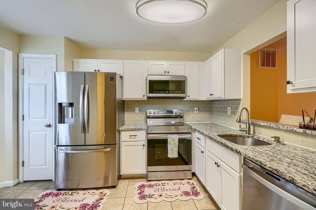 3818 Swift Run Dr - Photo 4 of 30