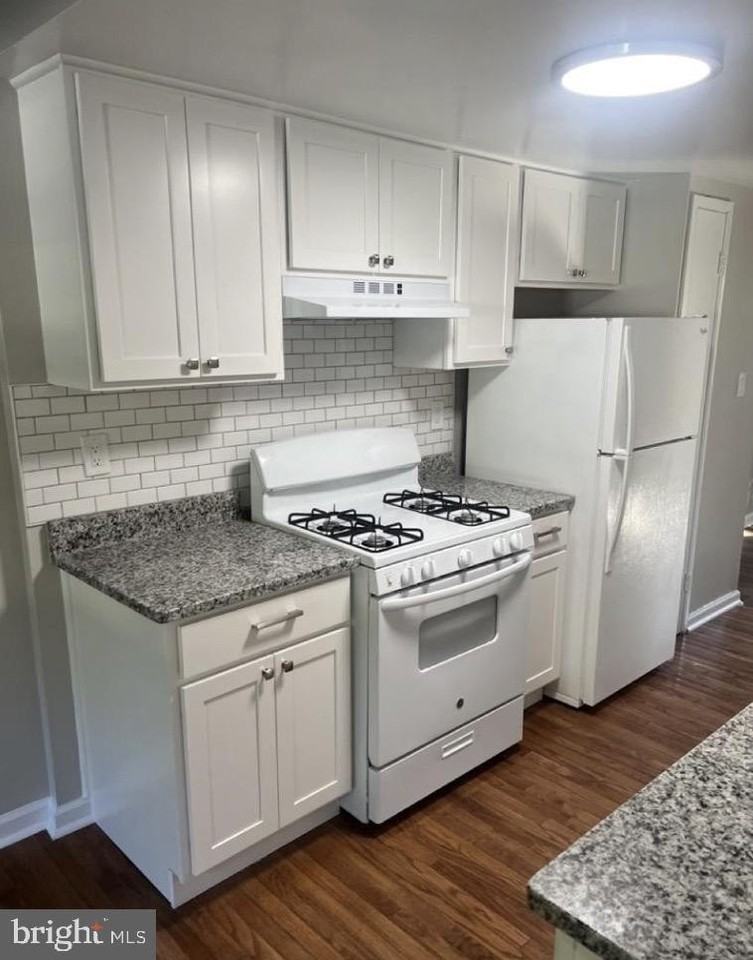 5748 Yellowrose Ct - Photo 4 of 20