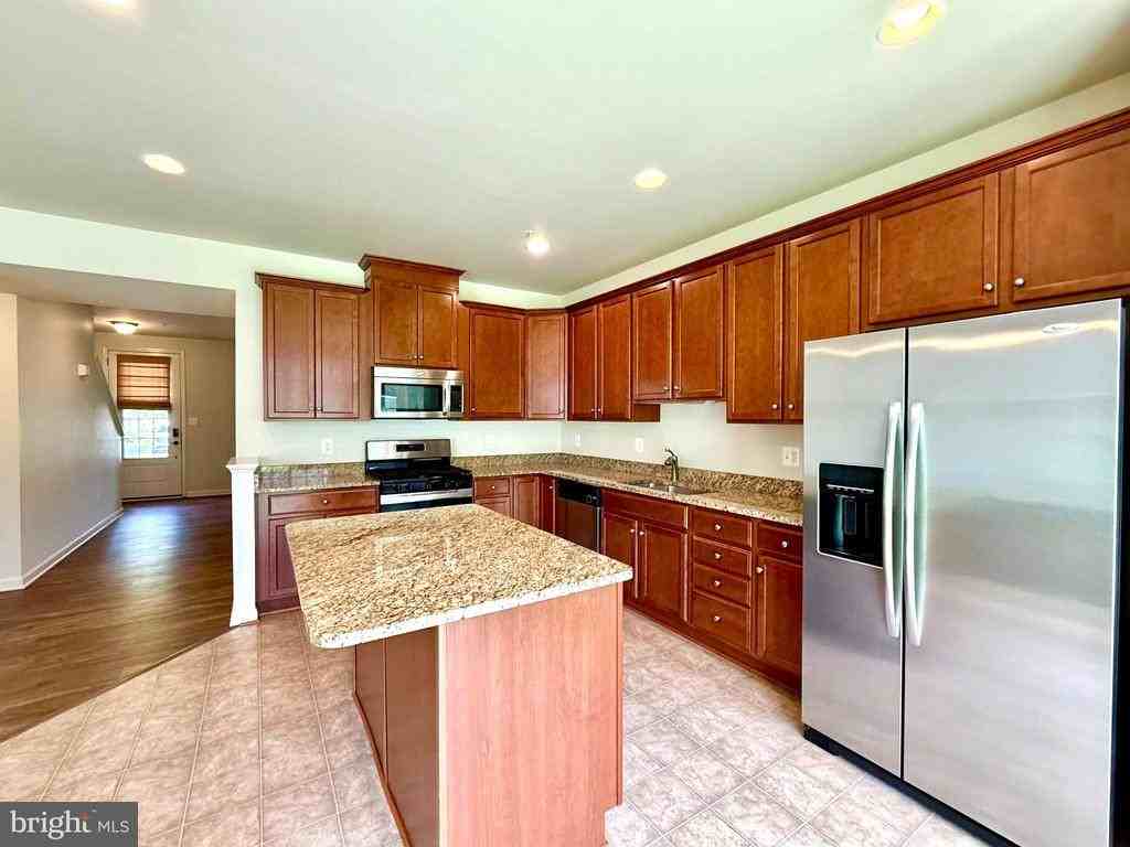 44517 Gray Wolf St - Photo 3 of 22