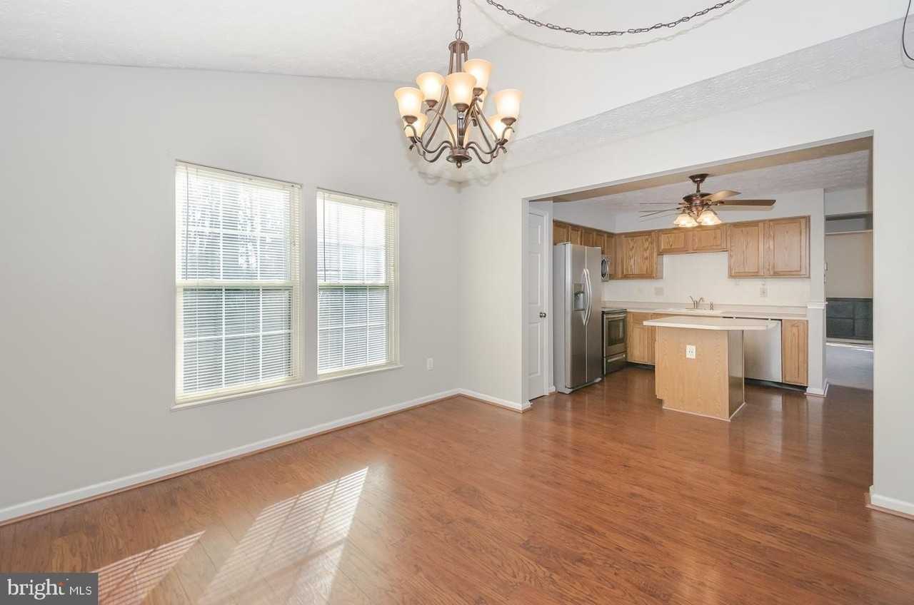 8731 Castlerock Ct - Photo 3 of 38