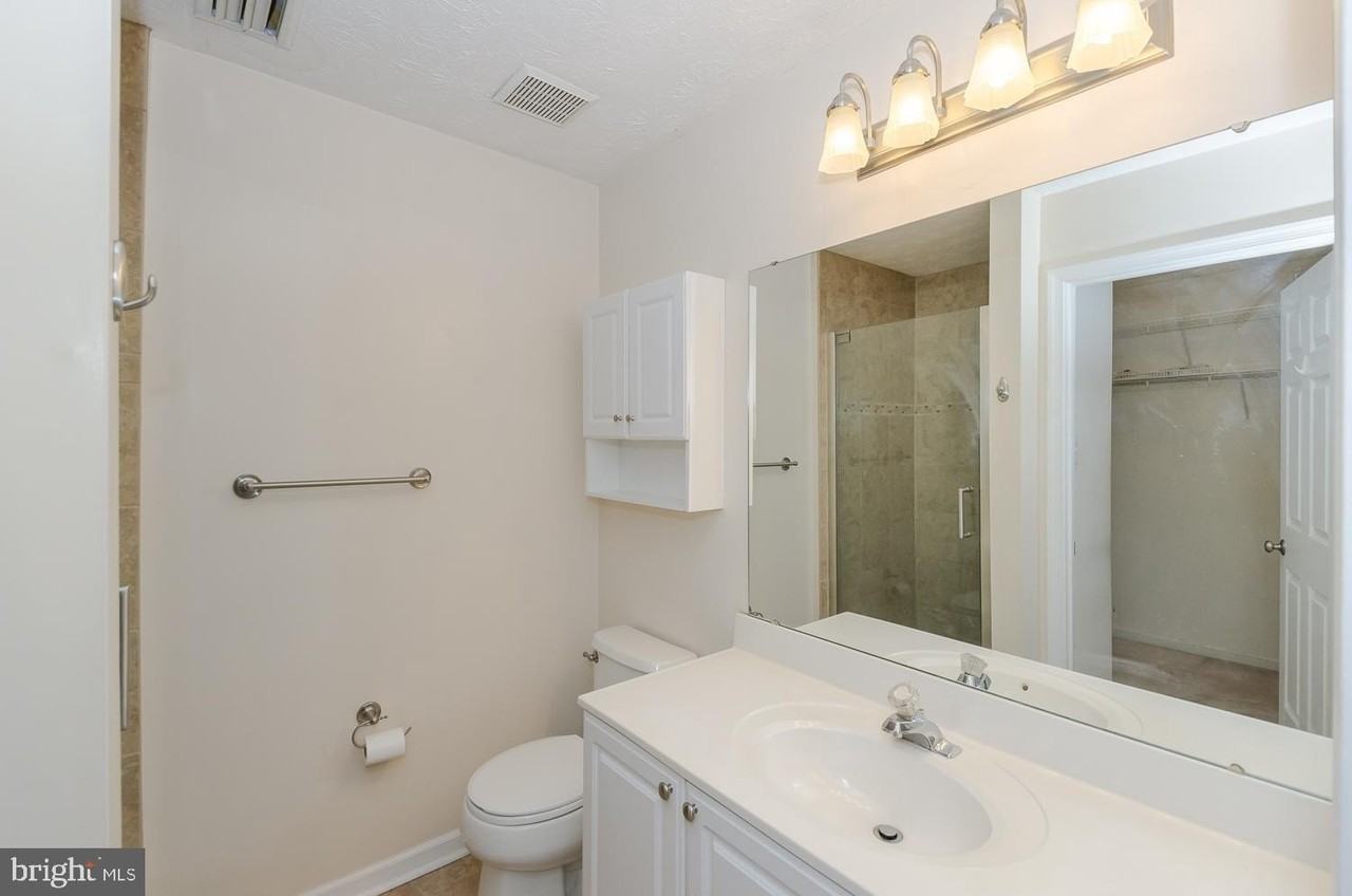 8731 Castlerock Ct - Photo 4 of 38