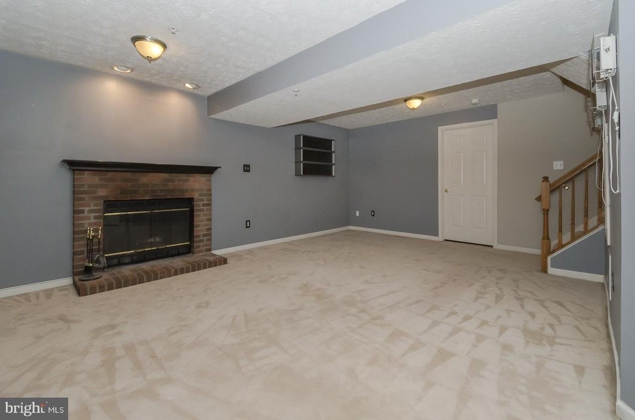8731 Castlerock Ct - Photo 5 of 38