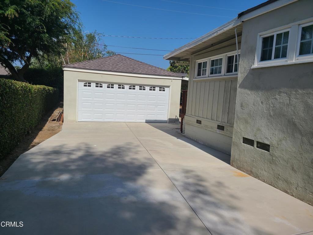 4913 Revlon Dr - Photo 3 of 15