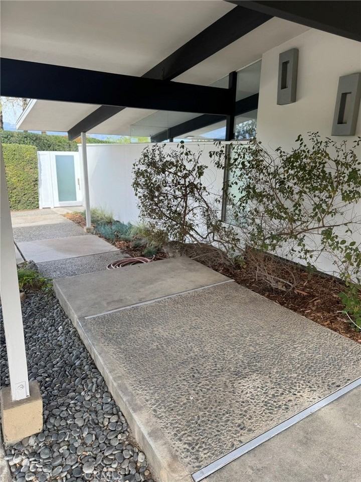 1140 S Serena Dr - Photo 3 of 37