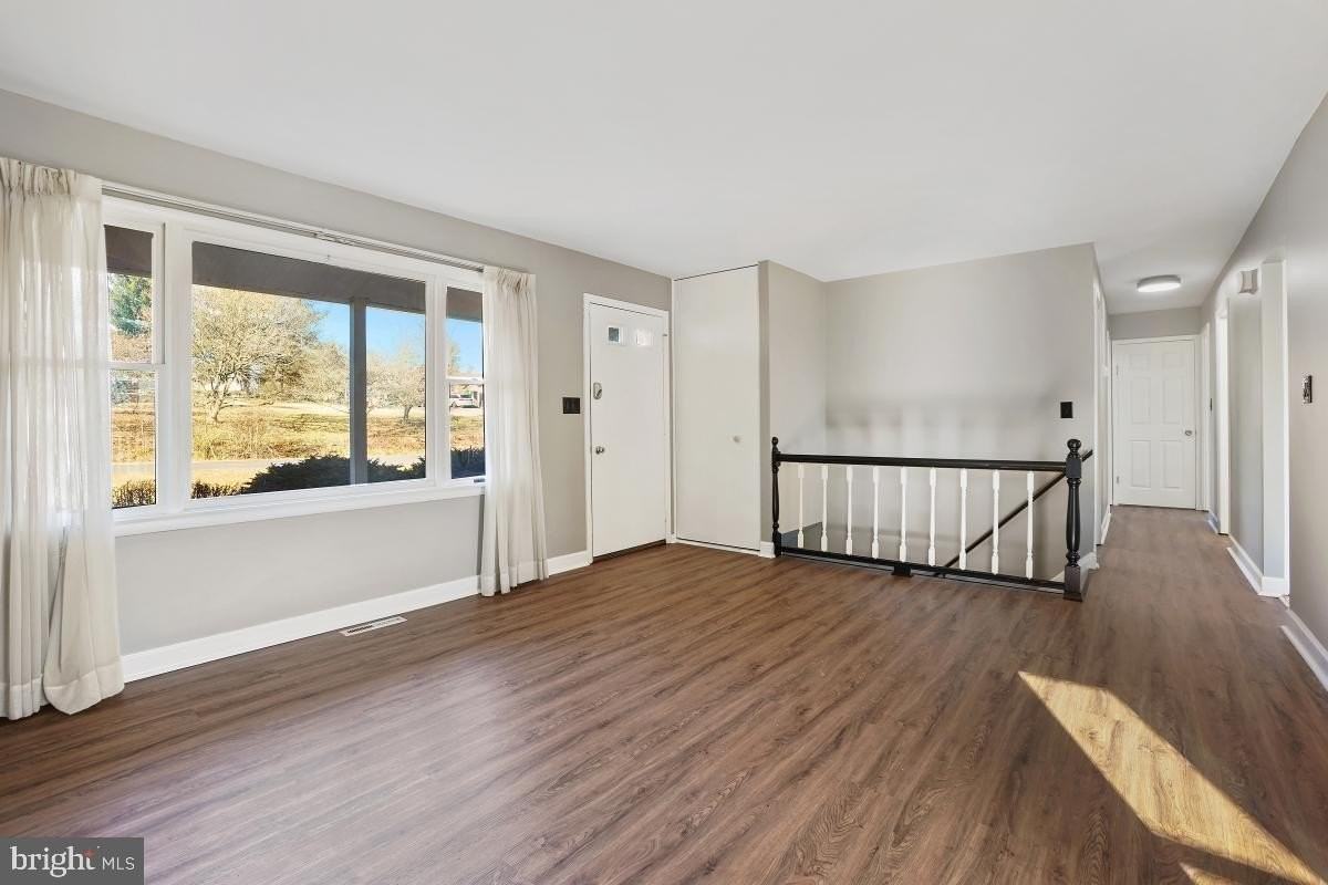 12316 Fountain Dr - Photo 5 of 45