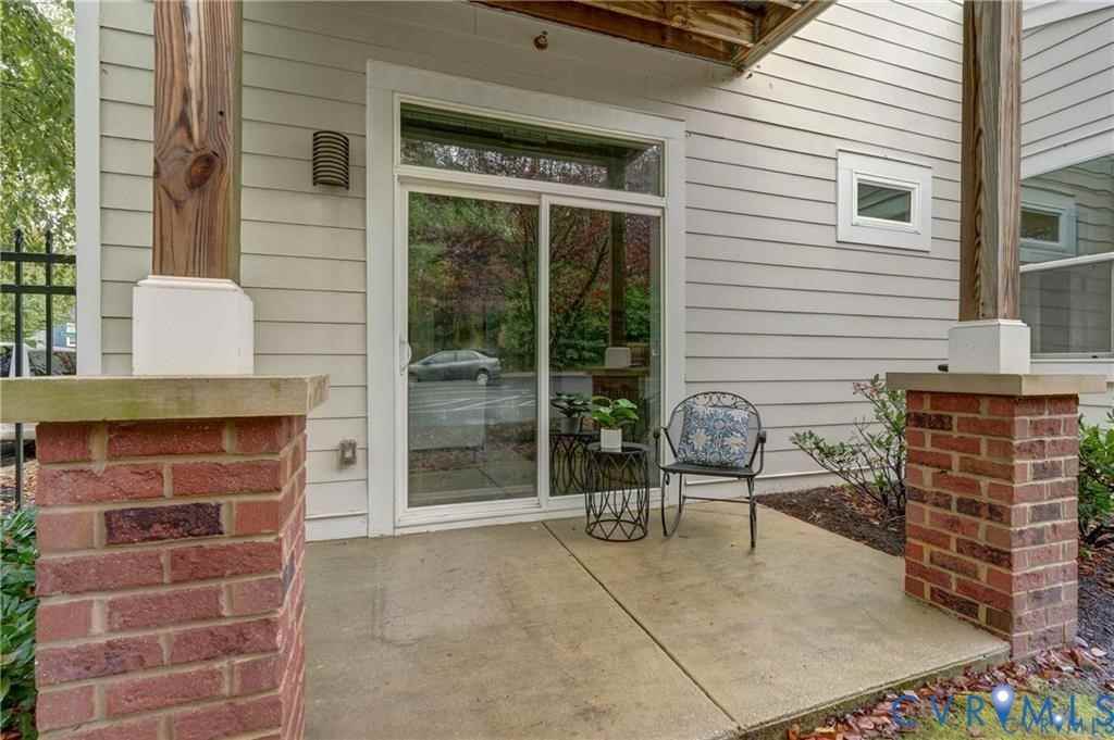 1020 Porter St ##104 - Photo 3 of 24