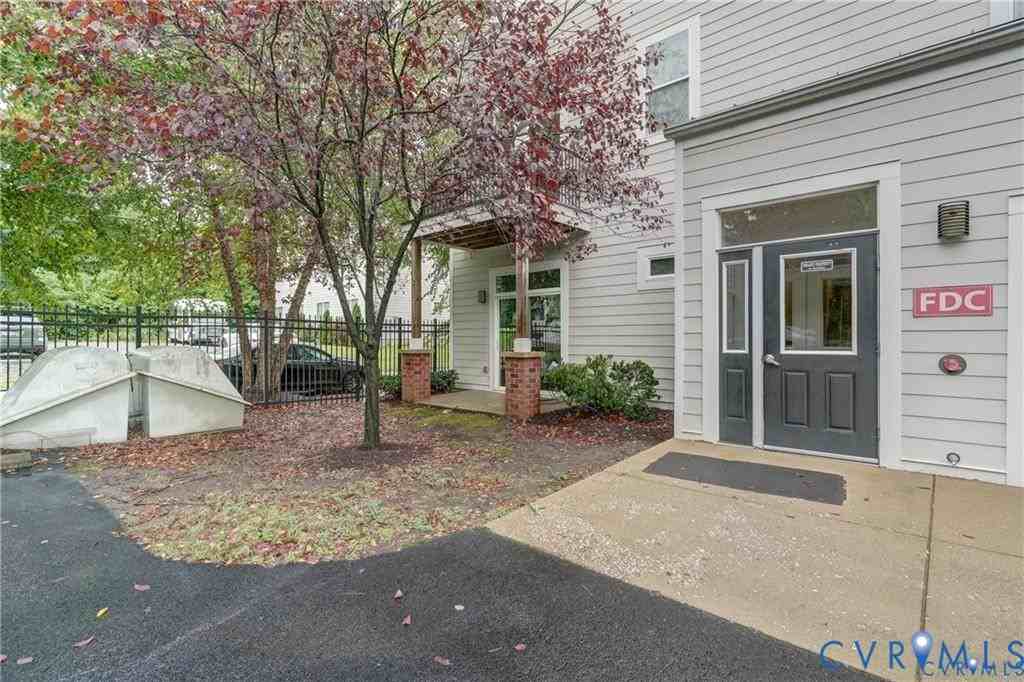 1020 Porter St ##104 - Photo 4 of 24