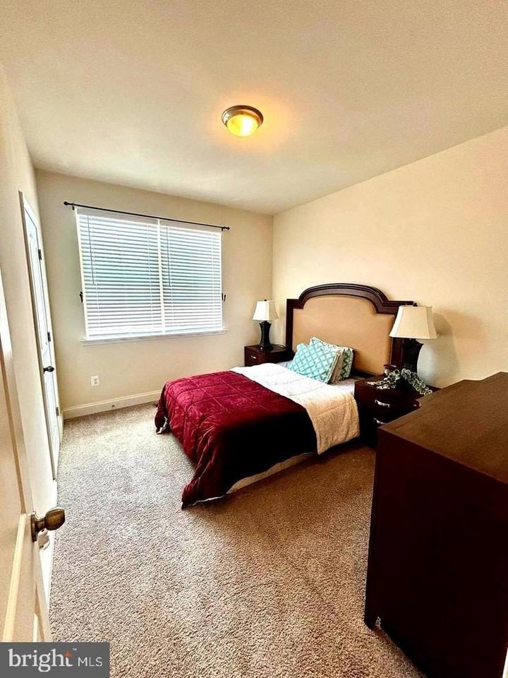 16380 Fife Way - Photo 6 of 22