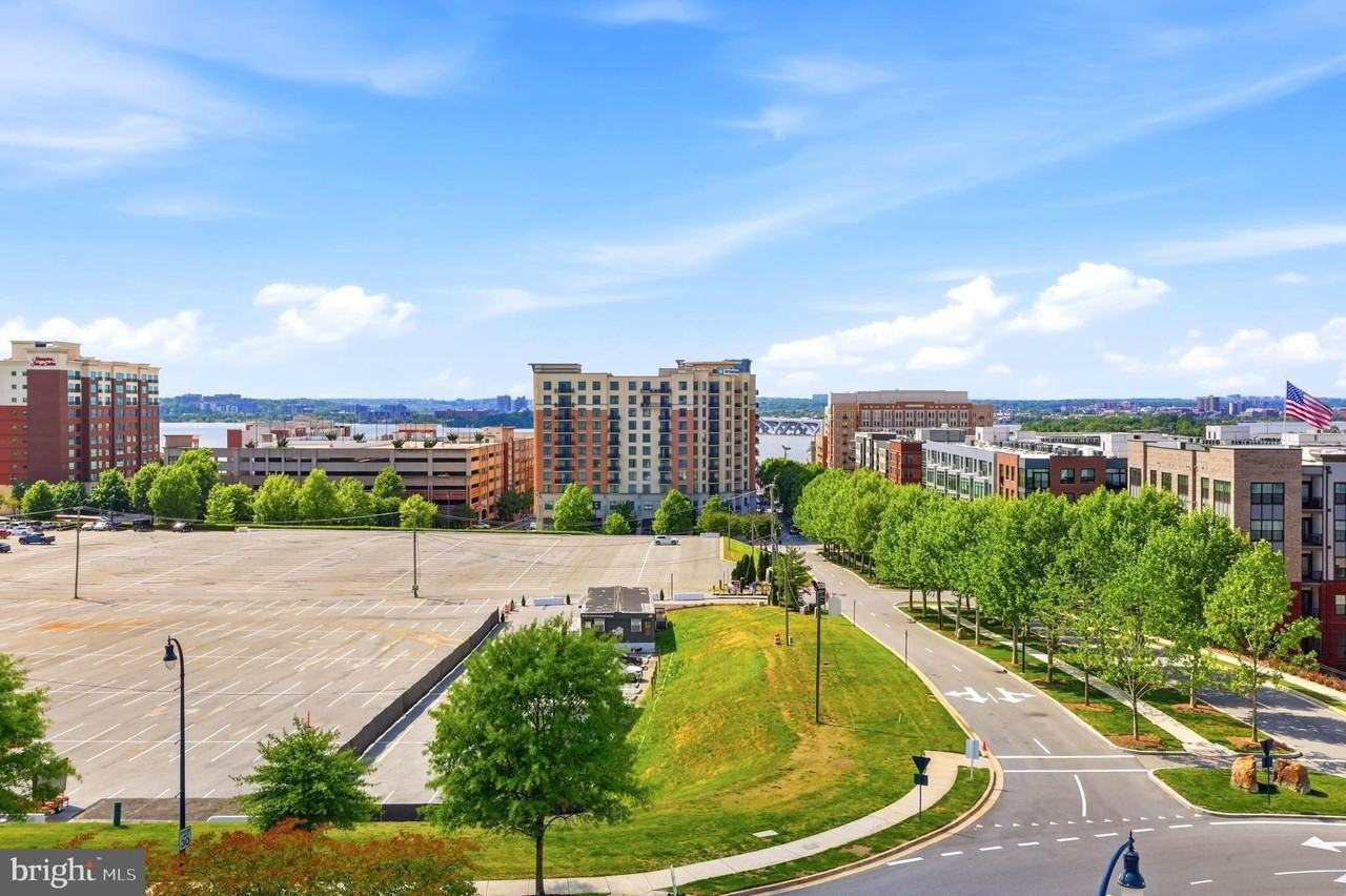 500 Riversail Ln #438 - Photo 4 of 50
