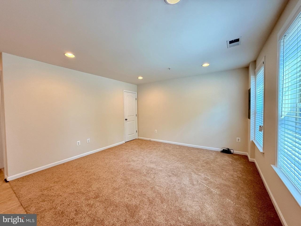 8912 Tower Pl - Photo 4 of 45