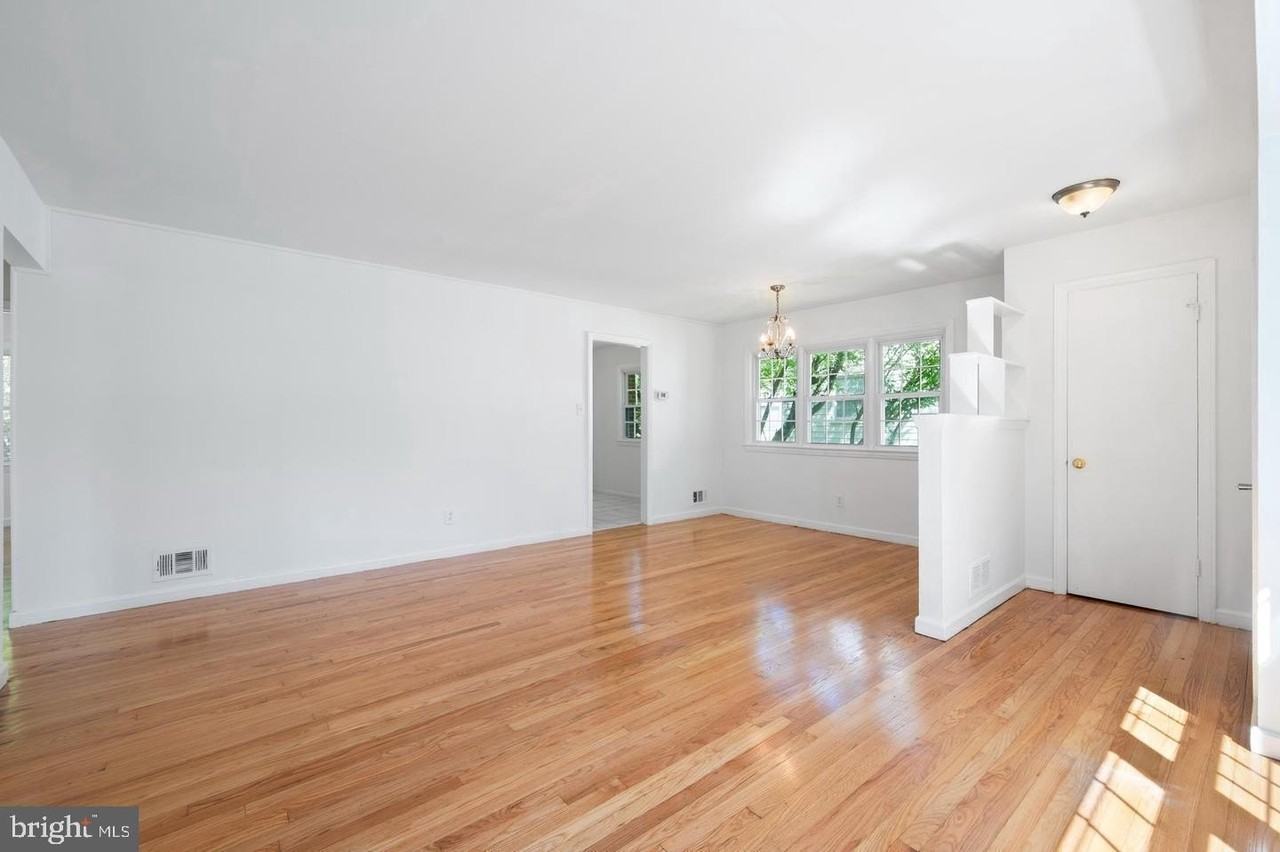 4904 41st Pl - Photo 4 of 39