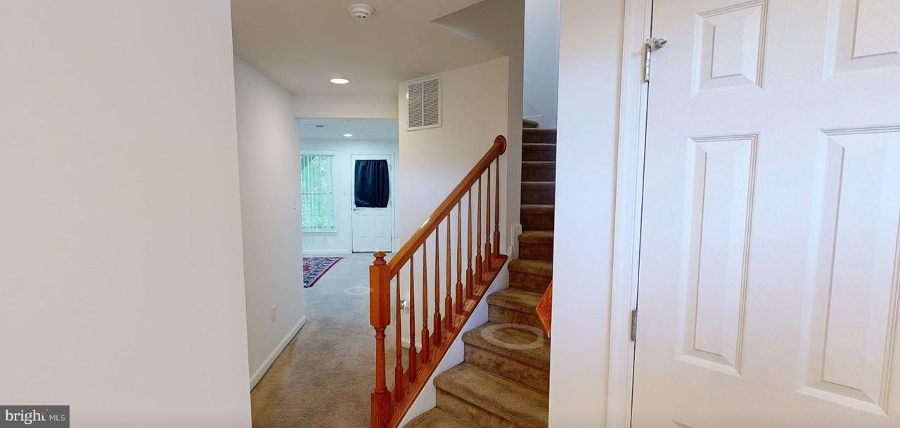 60 River Ln - Photo 3 of 29