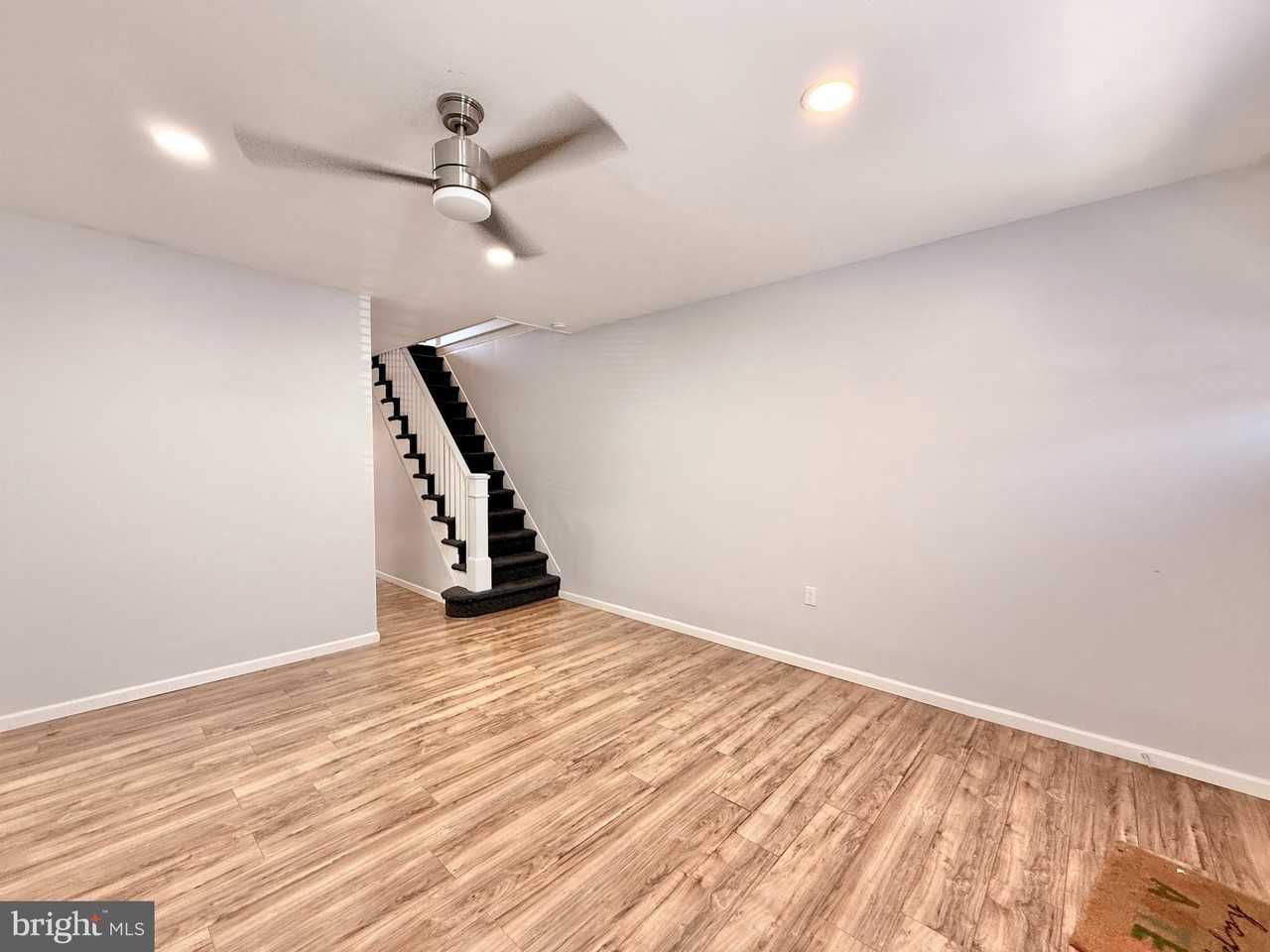 570 Line St - Photo 3 of 18