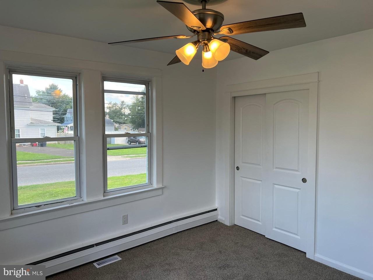 703 N Main St - Photo 4 of 10