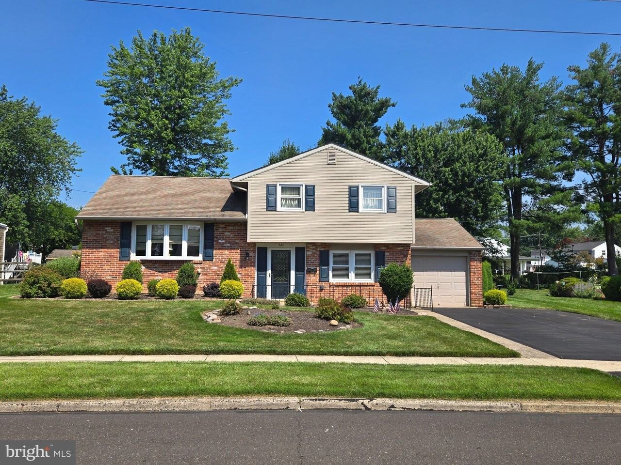 425 Silver Ave - Photo 2 of 27