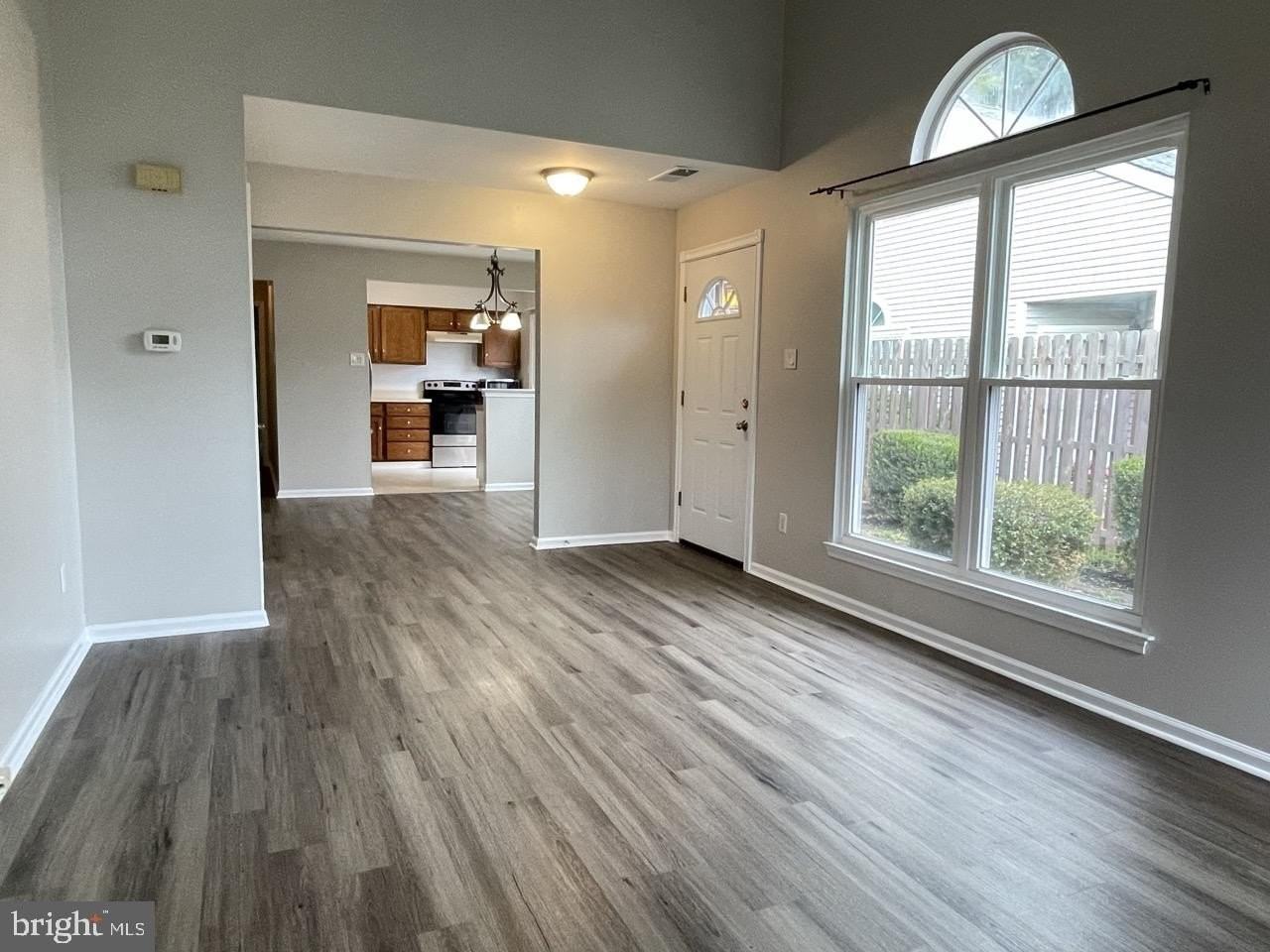 294 Woods Edge Pl - Photo 7 of 30