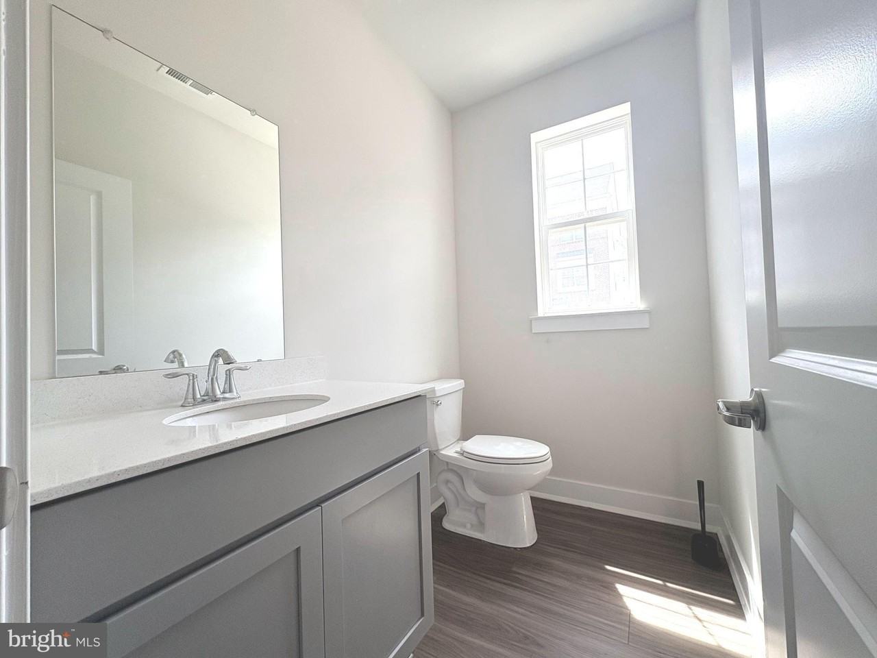 135 Annapolis St - Photo 5 of 16