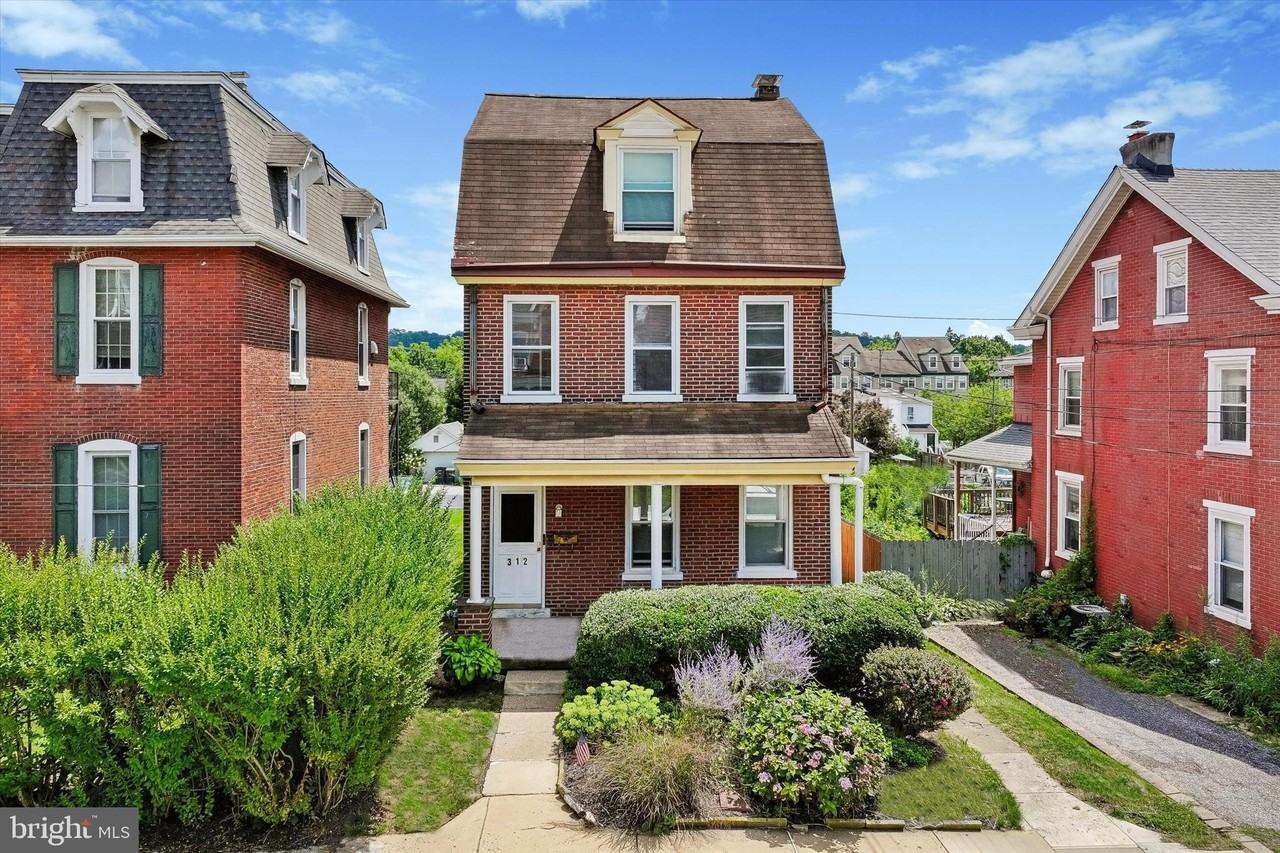 312 Washington Ave - Photo 4 of 25