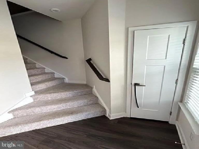 210 Chase Dr - Photo 5 of 23