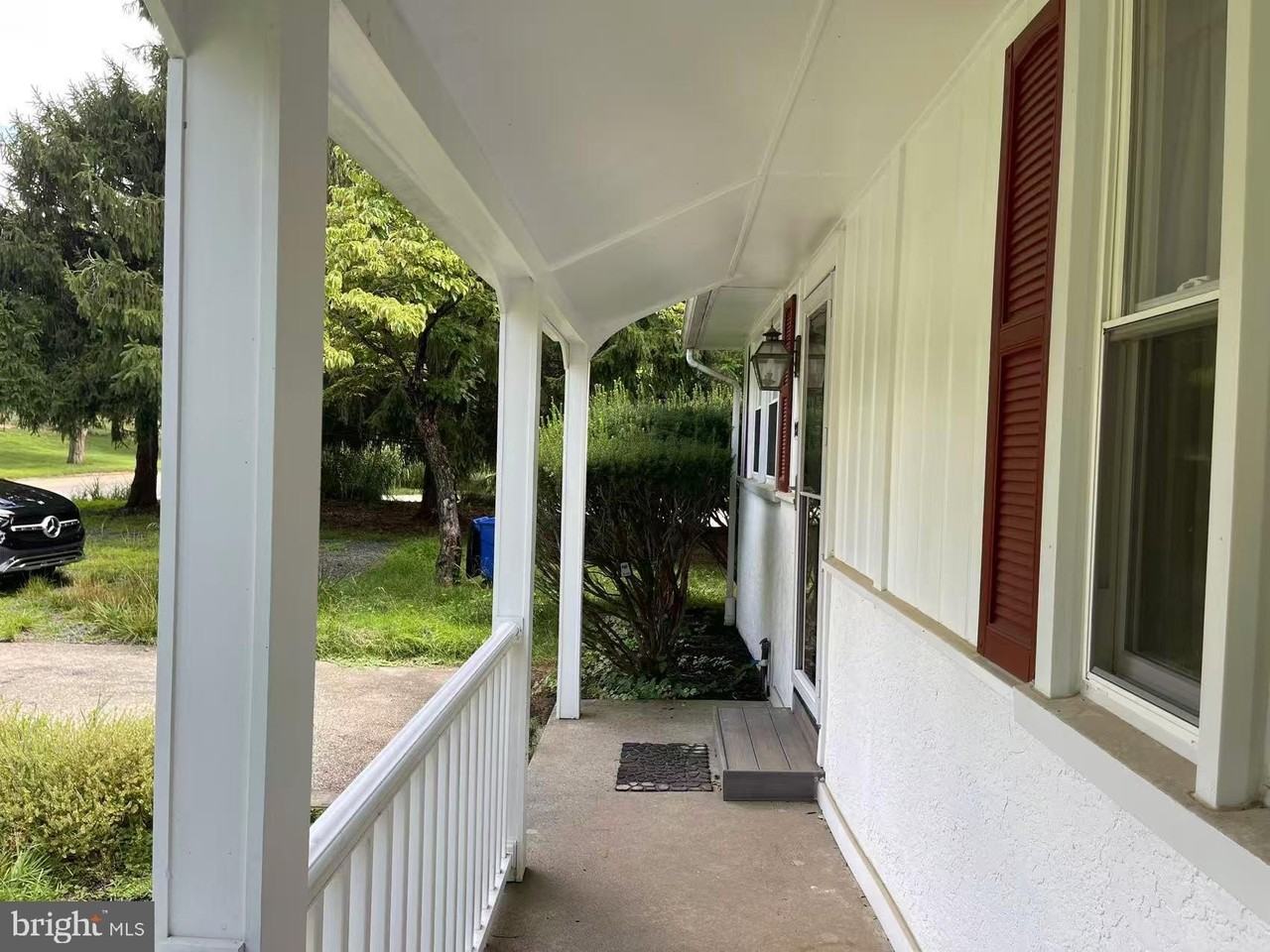 1019 Howellville Rd - Photo 3 of 28