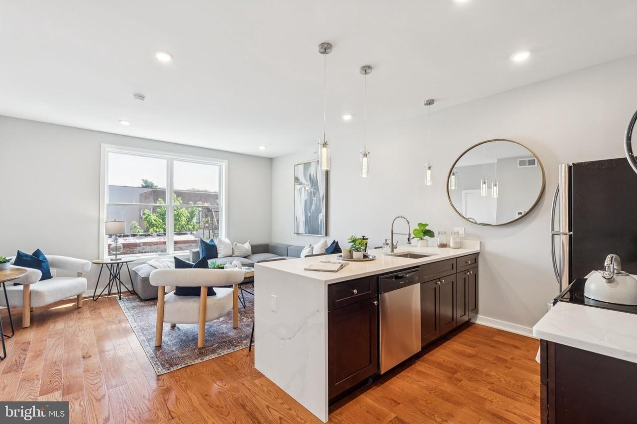 203 Haverford Ave #201