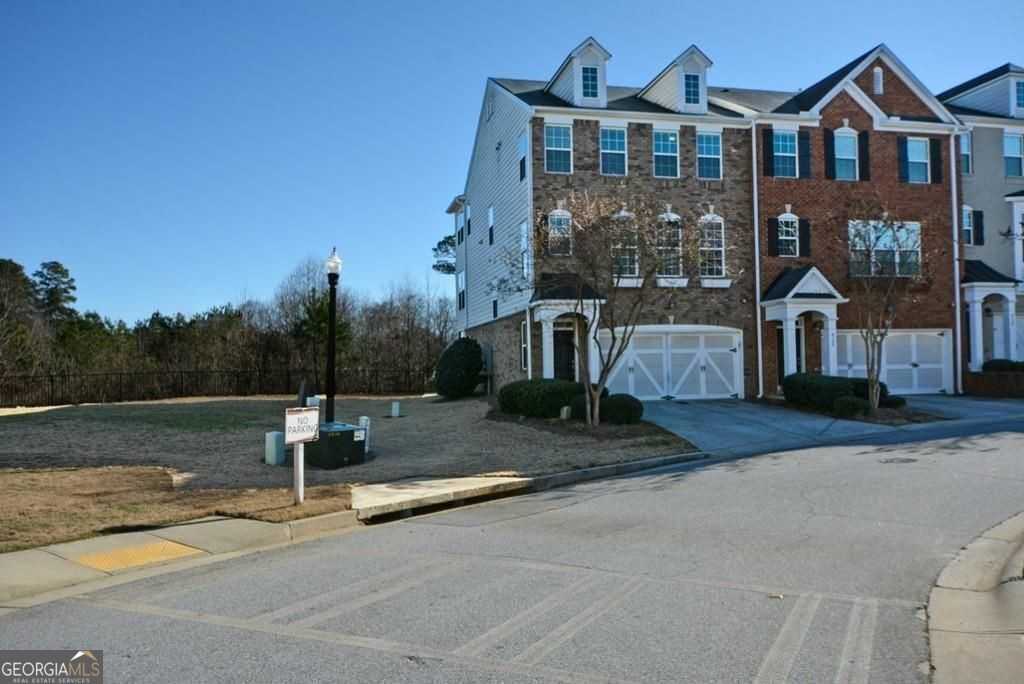 6135 Indian Wood Cir Se - Photo 3 of 28