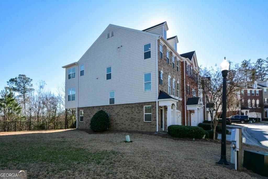 6135 Indian Wood Cir Se - Photo 4 of 28