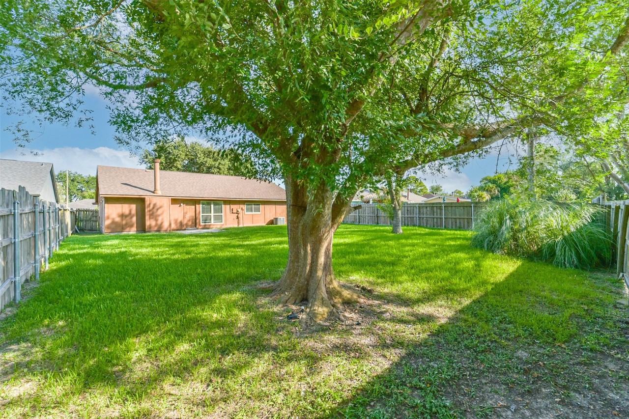 2406 Pilgrims Bend Dr - Photo 6 of 40