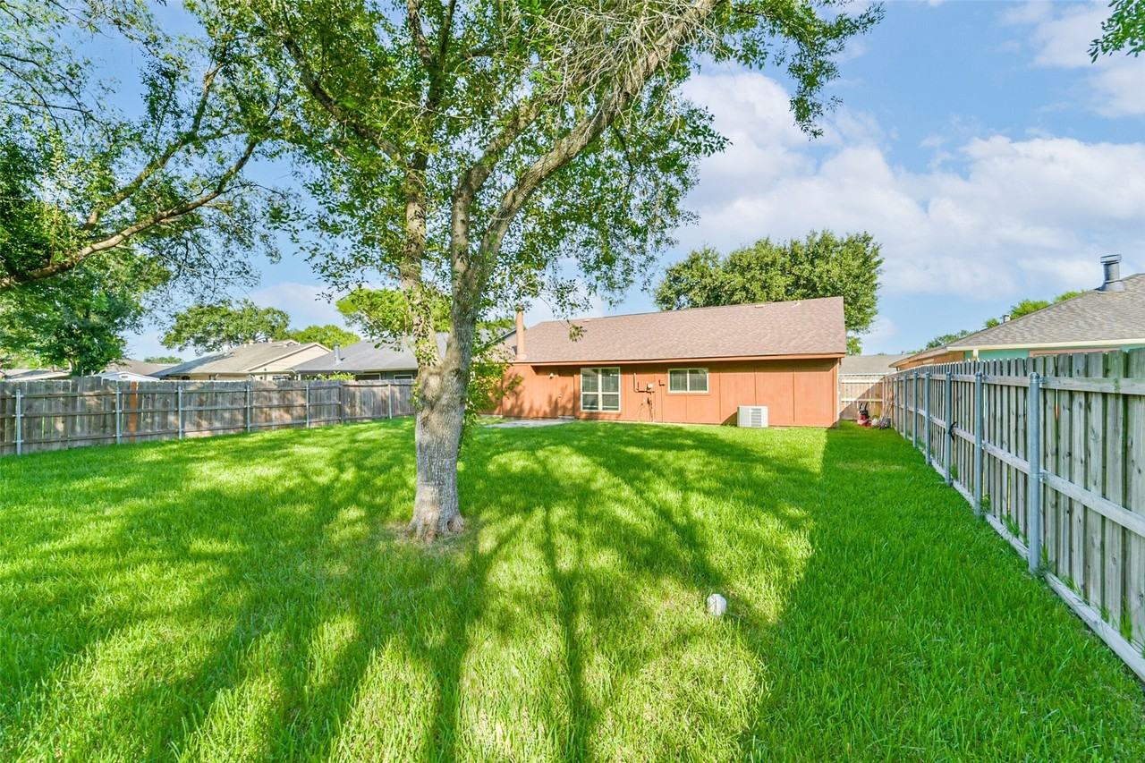 2406 Pilgrims Bend Dr - Photo 7 of 40