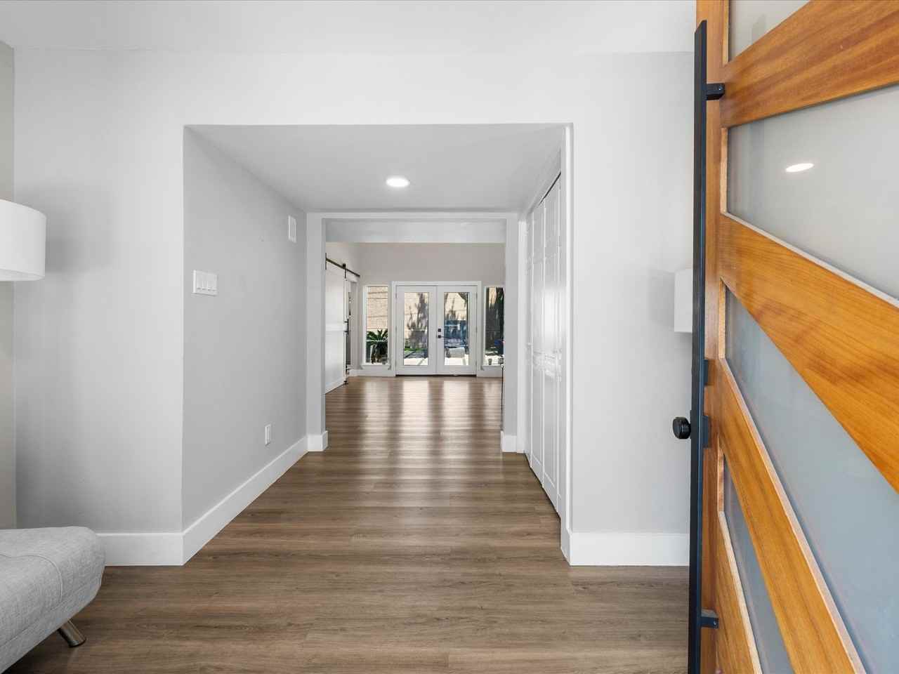 8202 Argentina St - Photo 7 of 45