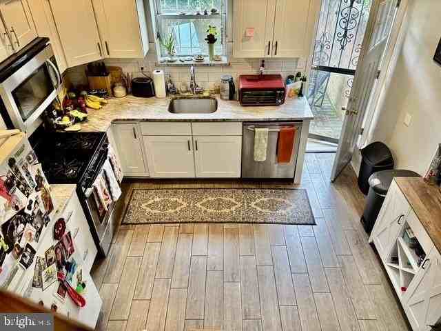 719 Sears St - Photo 5 of 23