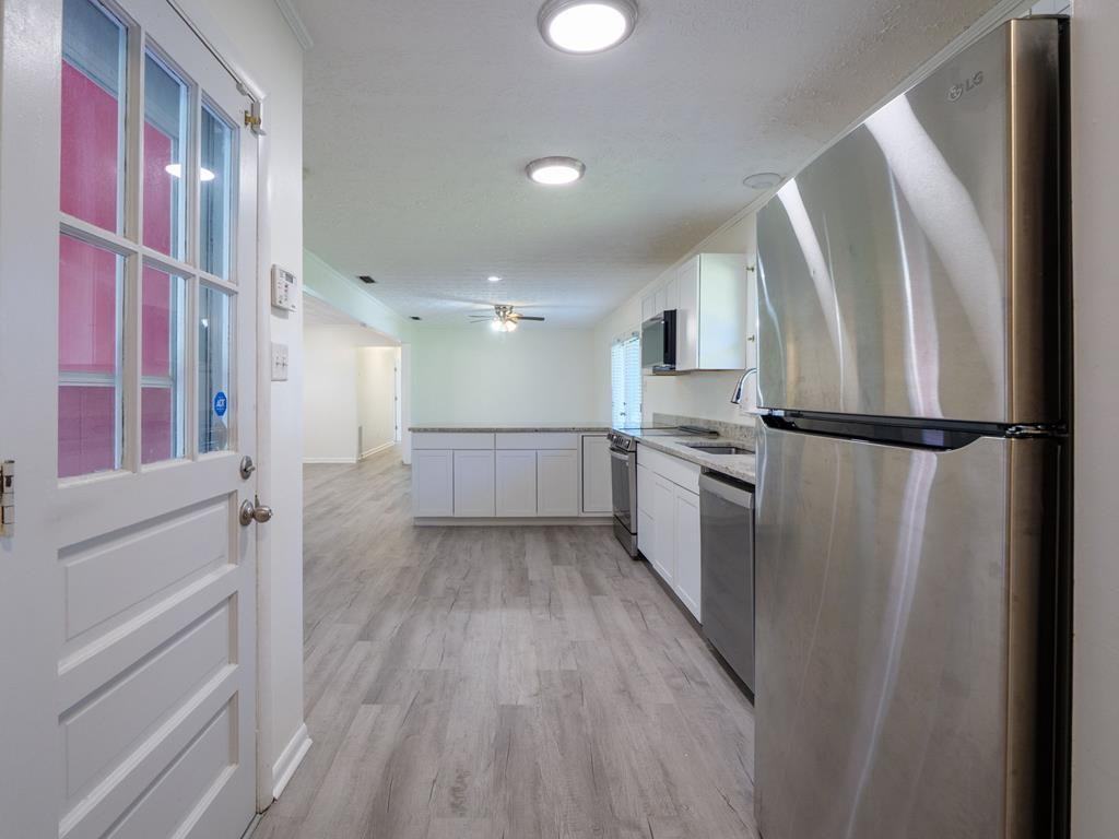 908 Habersham Rd - Photo 2 of 32