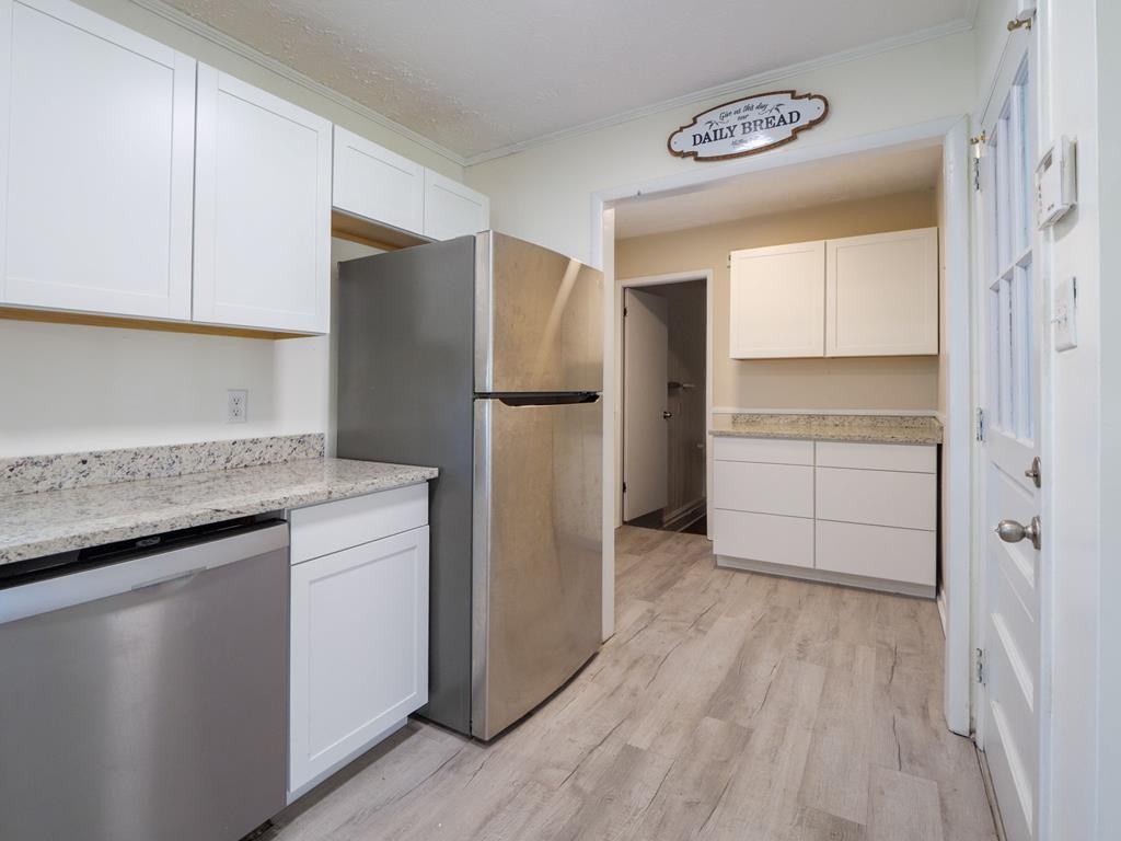 908 Habersham Rd - Photo 3 of 32