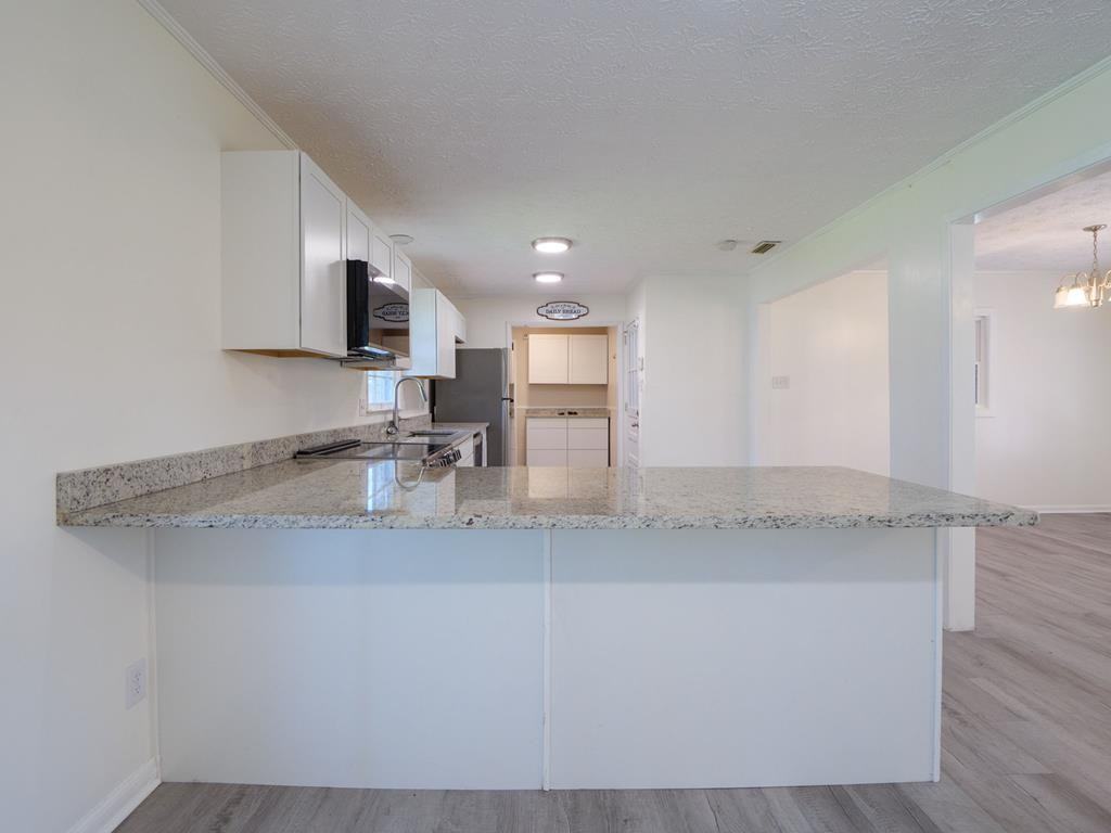 908 Habersham Rd - Photo 7 of 32