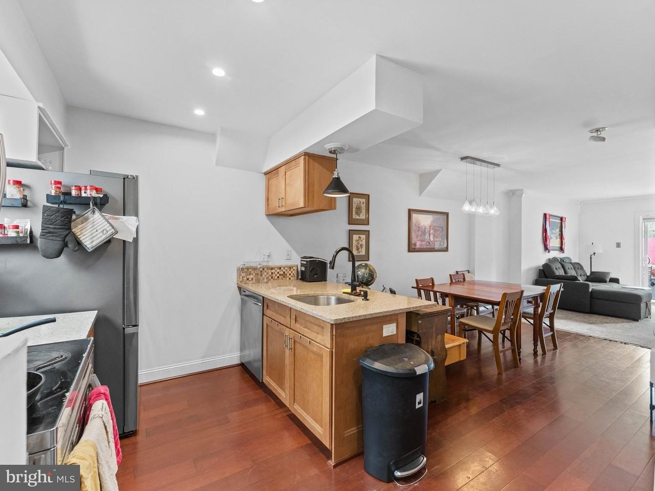 1422 Montrose St - Photo 2 of 18