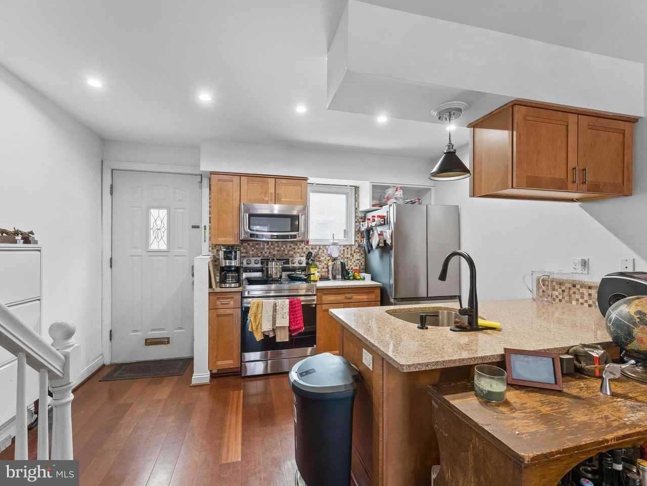 1422 Montrose St - Photo 3 of 18