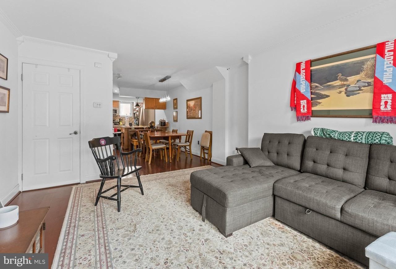1422 Montrose St - Photo 5 of 18