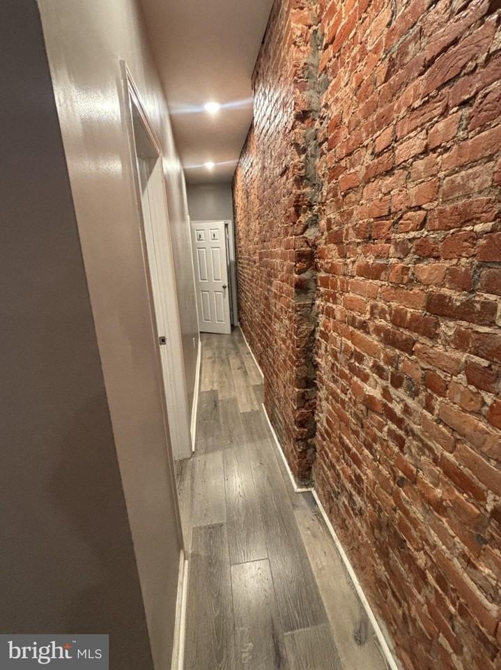 1717 Fontain St - Photo 4 of 22
