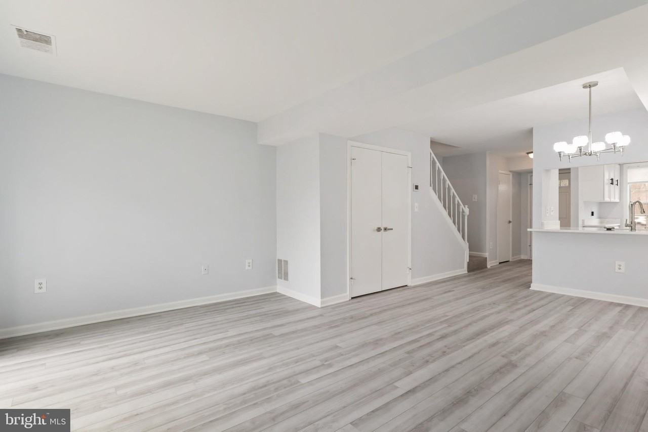 2403 S Walter Reed Dr - Photo 4 of 23