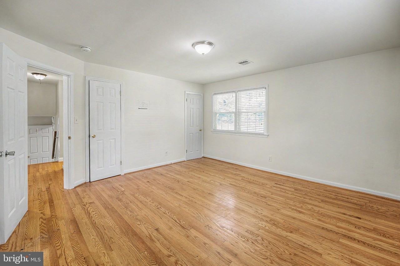 10708 Norman Ave - Photo 5 of 29