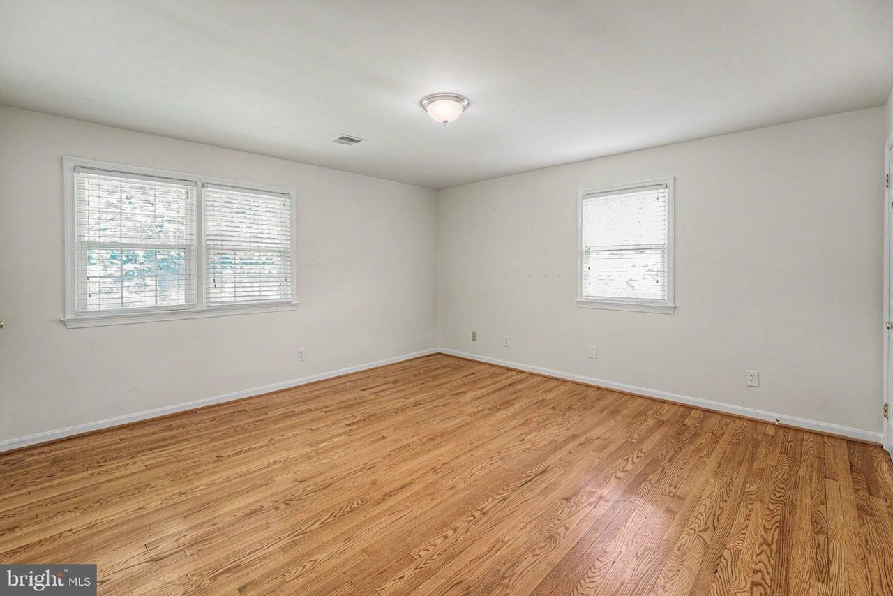10708 Norman Ave - Photo 6 of 29