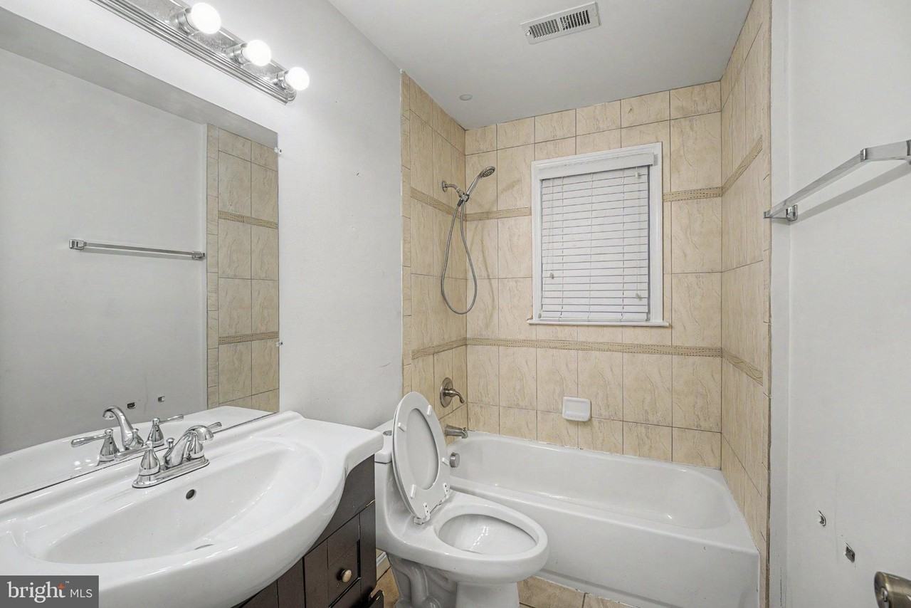 10708 Norman Ave - Photo 7 of 29