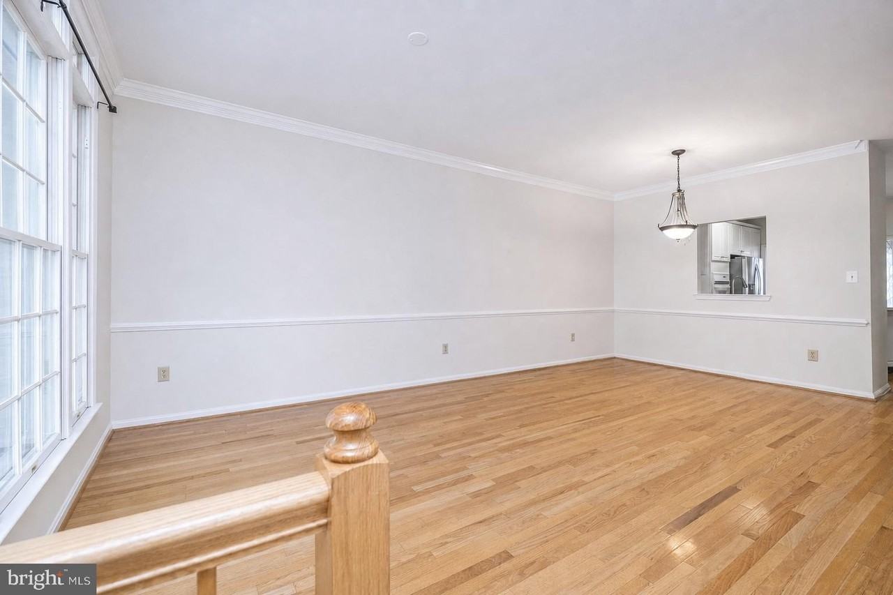 3940 Kathryn Jean Ct - Photo 4 of 46
