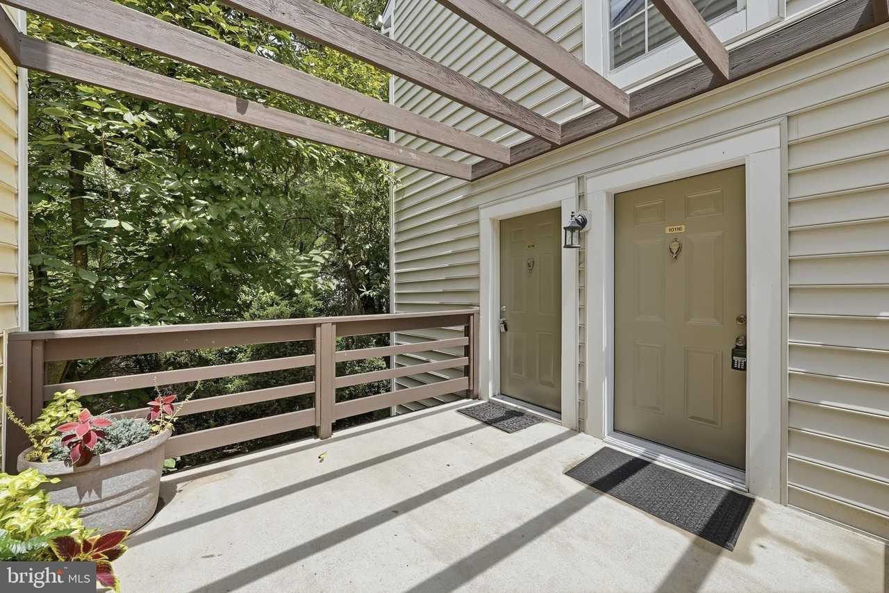10118 Oakton Terrace Rd #10118 - Photo 3 of 22