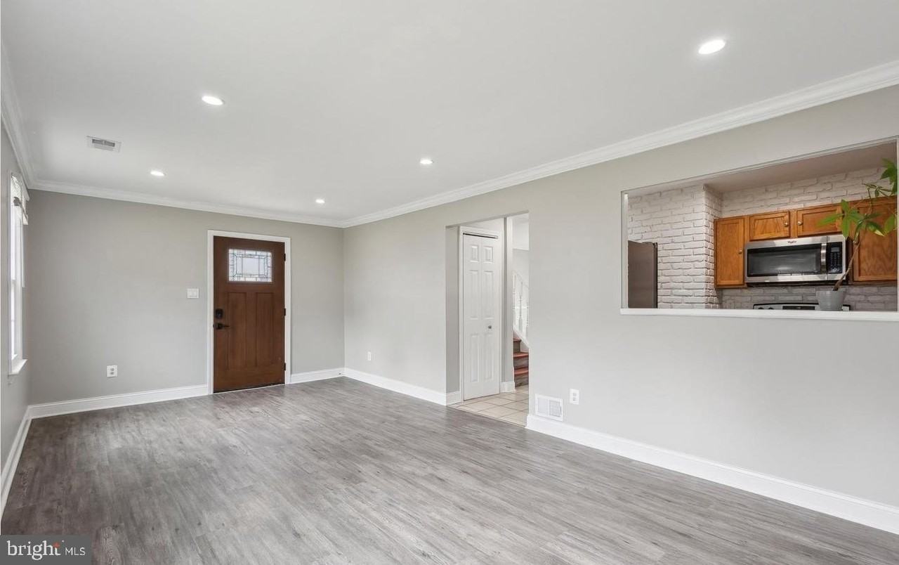 9490 Mooregate Ct - Photo 2 of 35